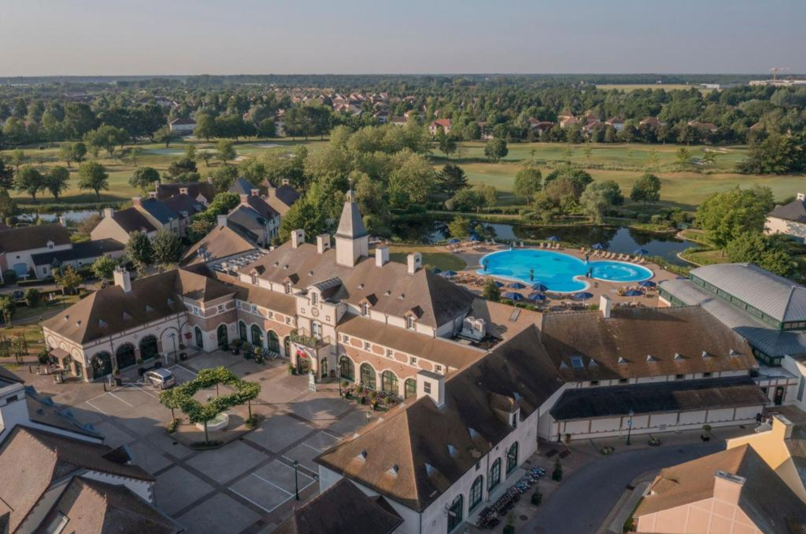 hotel piscine bailly-romainvilliers