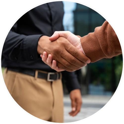 Poignée de main entre 2 hommes